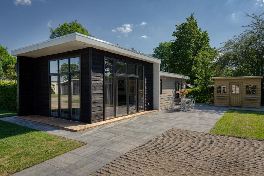 Recreatiepark Jachthaven De Veerstal Lathum - Luxe Chalet מראה חיצוני תמונה