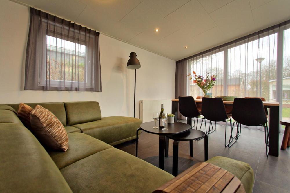Recreatiepark Jachthaven De Veerstal Lathum - Luxe Chalet מראה חיצוני תמונה